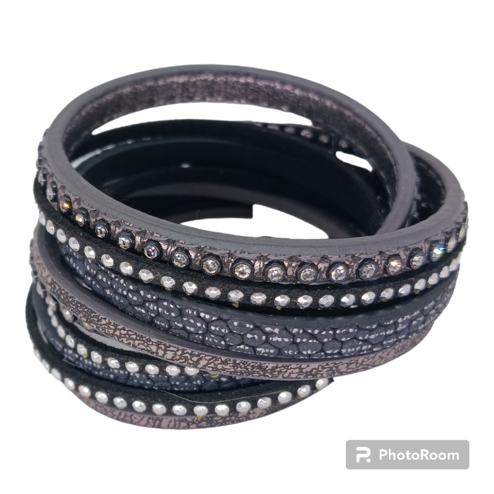 Magnetic wrap cuff bracelet